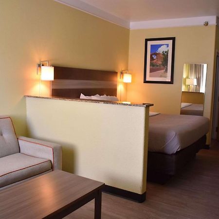 Quality Inn & Suites Gallup I-40 Exit 20 Екстер'єр фото