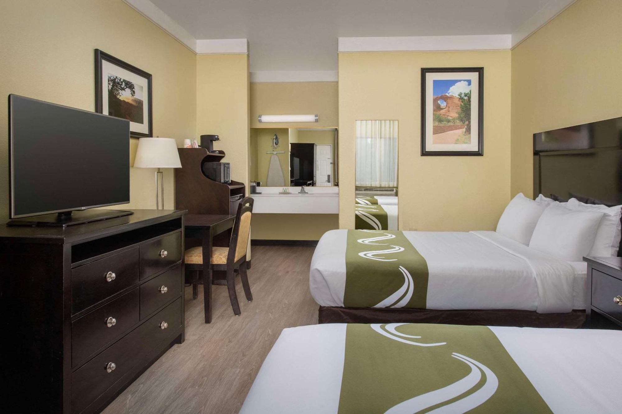 Quality Inn & Suites Gallup I-40 Exit 20 Екстер'єр фото