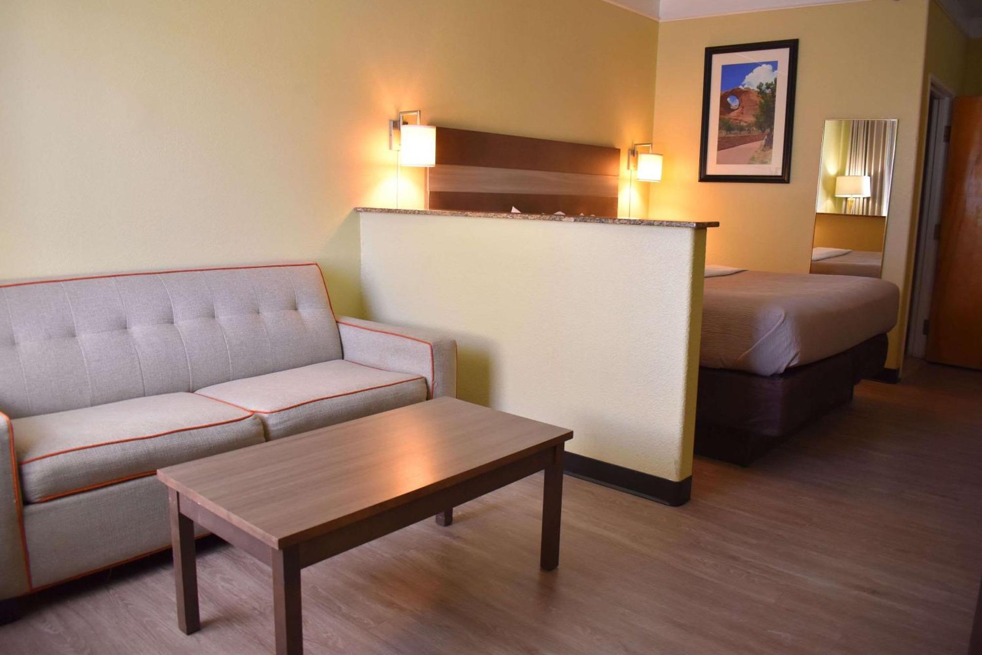 Quality Inn & Suites Gallup I-40 Exit 20 Екстер'єр фото