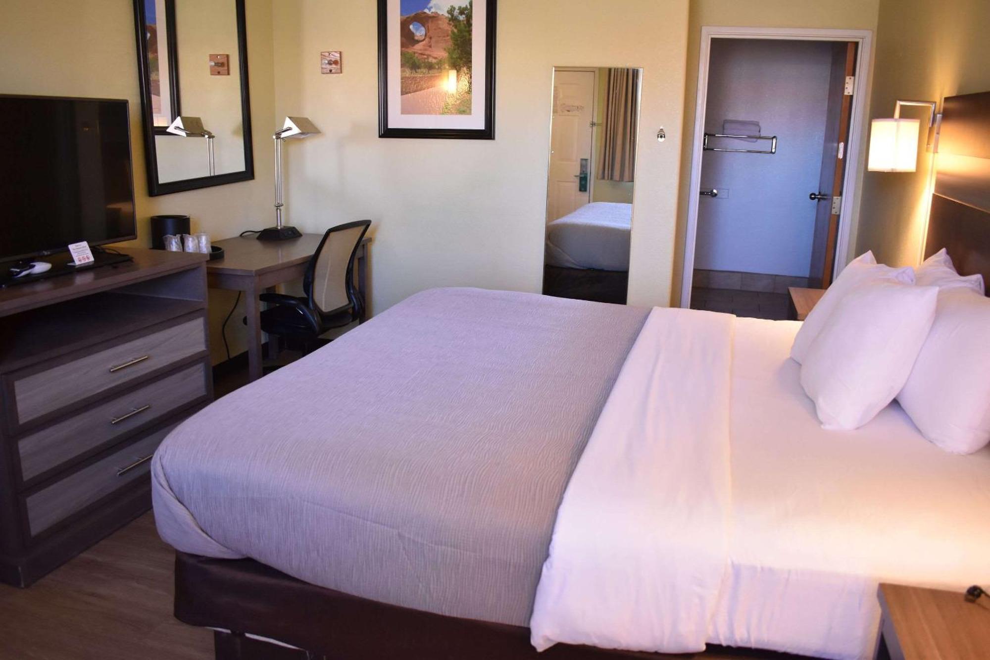 Quality Inn & Suites Gallup I-40 Exit 20 Екстер'єр фото