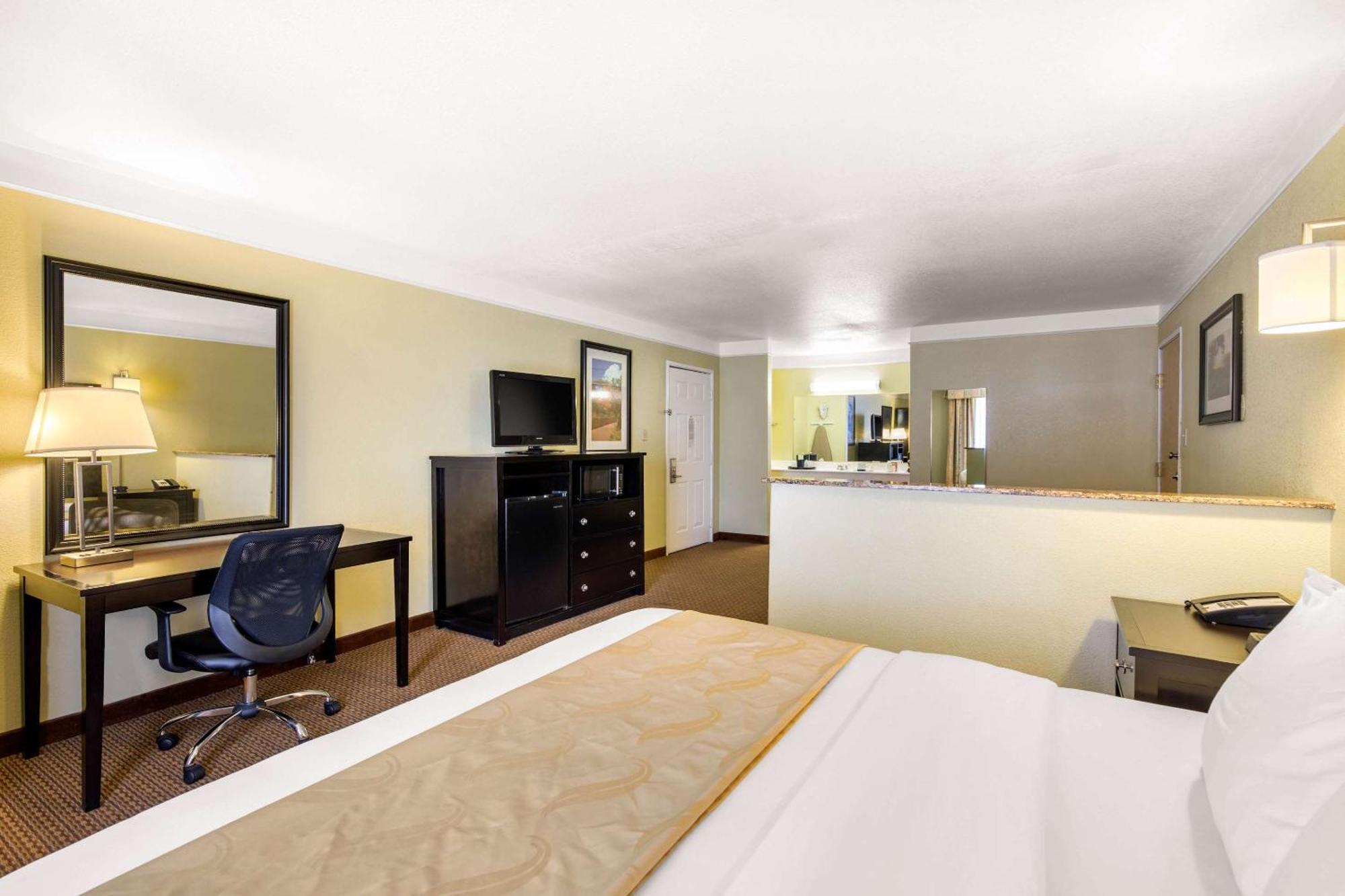 Quality Inn & Suites Gallup I-40 Exit 20 Екстер'єр фото